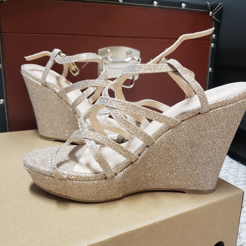Le Chateau Wedges - Picture 3 of 4